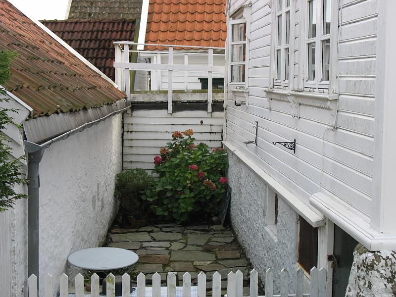 853.JPG